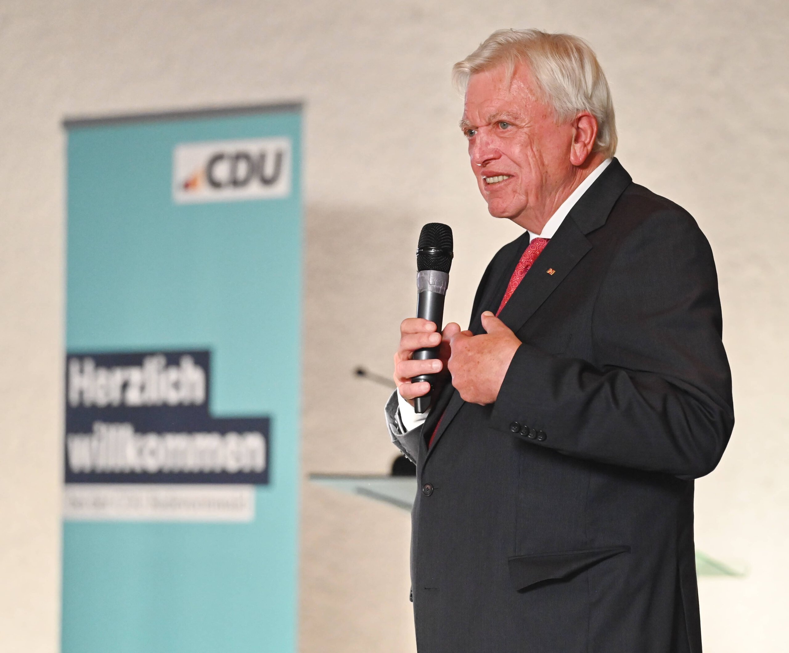 Volker Bouffier in Radevormwald